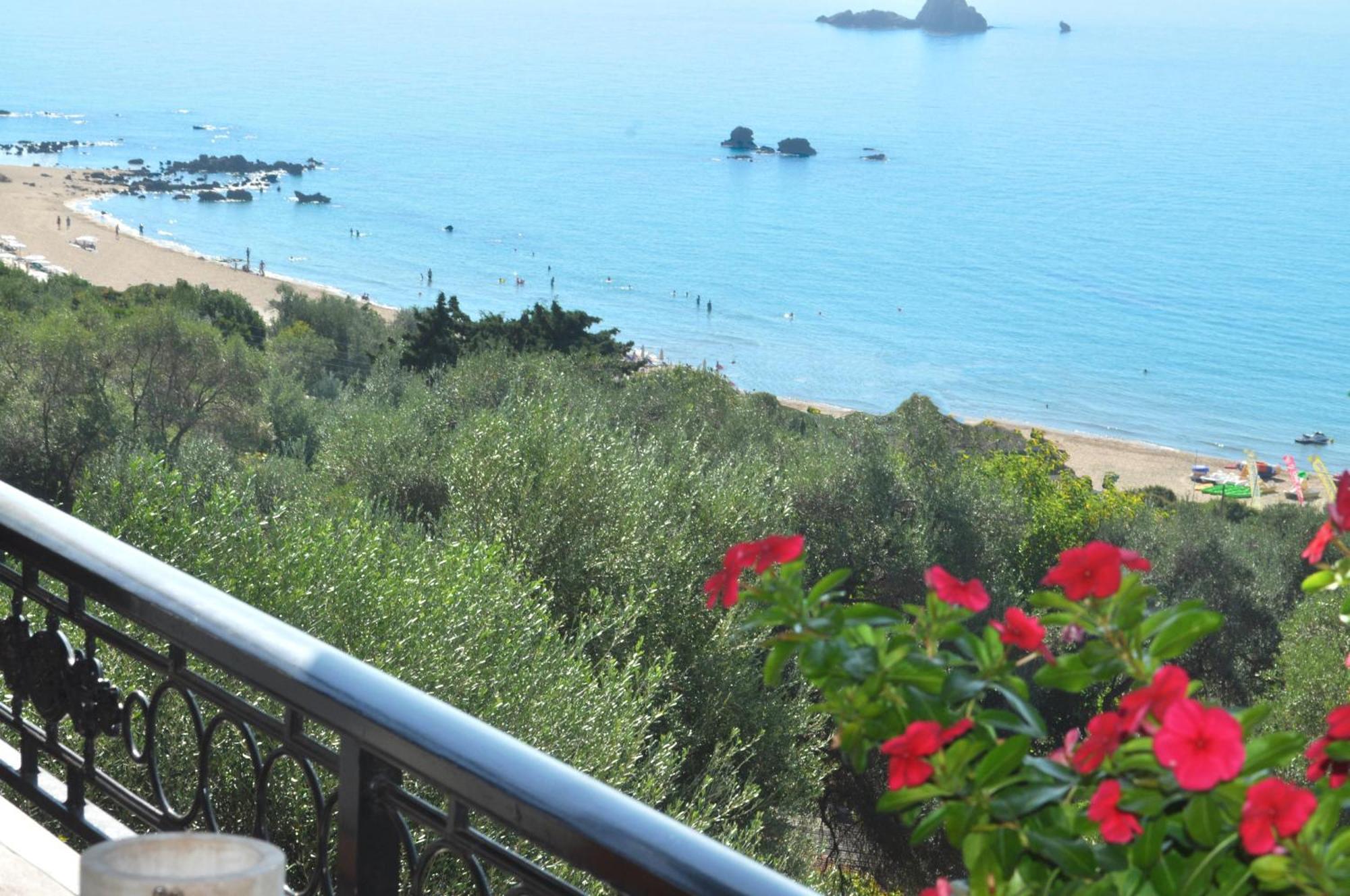 Luxury Loft Apartment With Pool - Pelekas Beach, Corfu Екстериор снимка