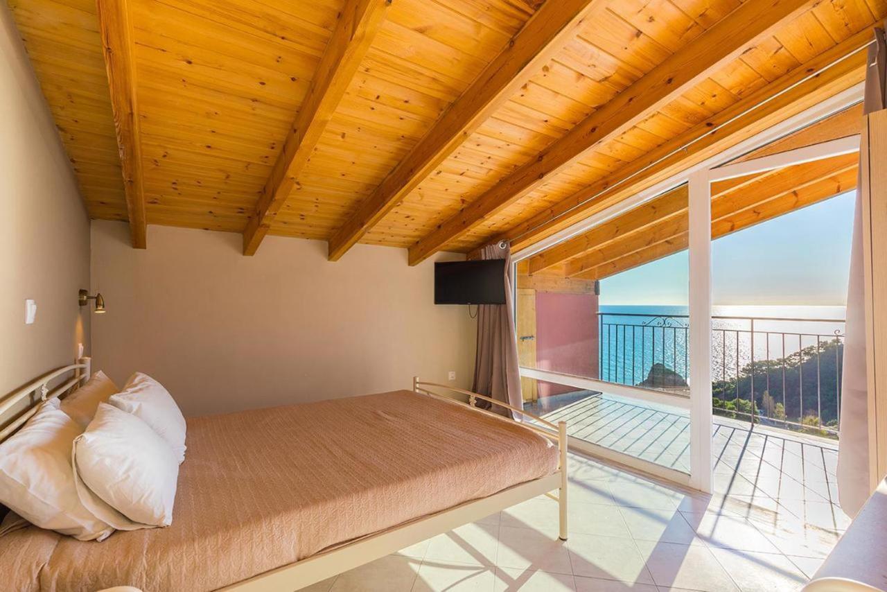 Luxury Loft Apartment With Pool - Pelekas Beach, Corfu Екстериор снимка