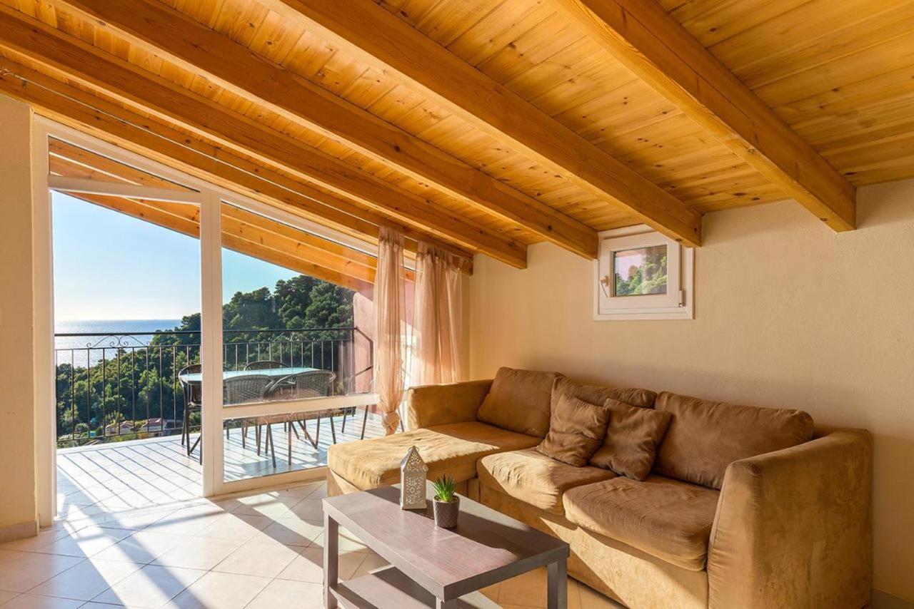 Luxury Loft Apartment With Pool - Pelekas Beach, Corfu Екстериор снимка
