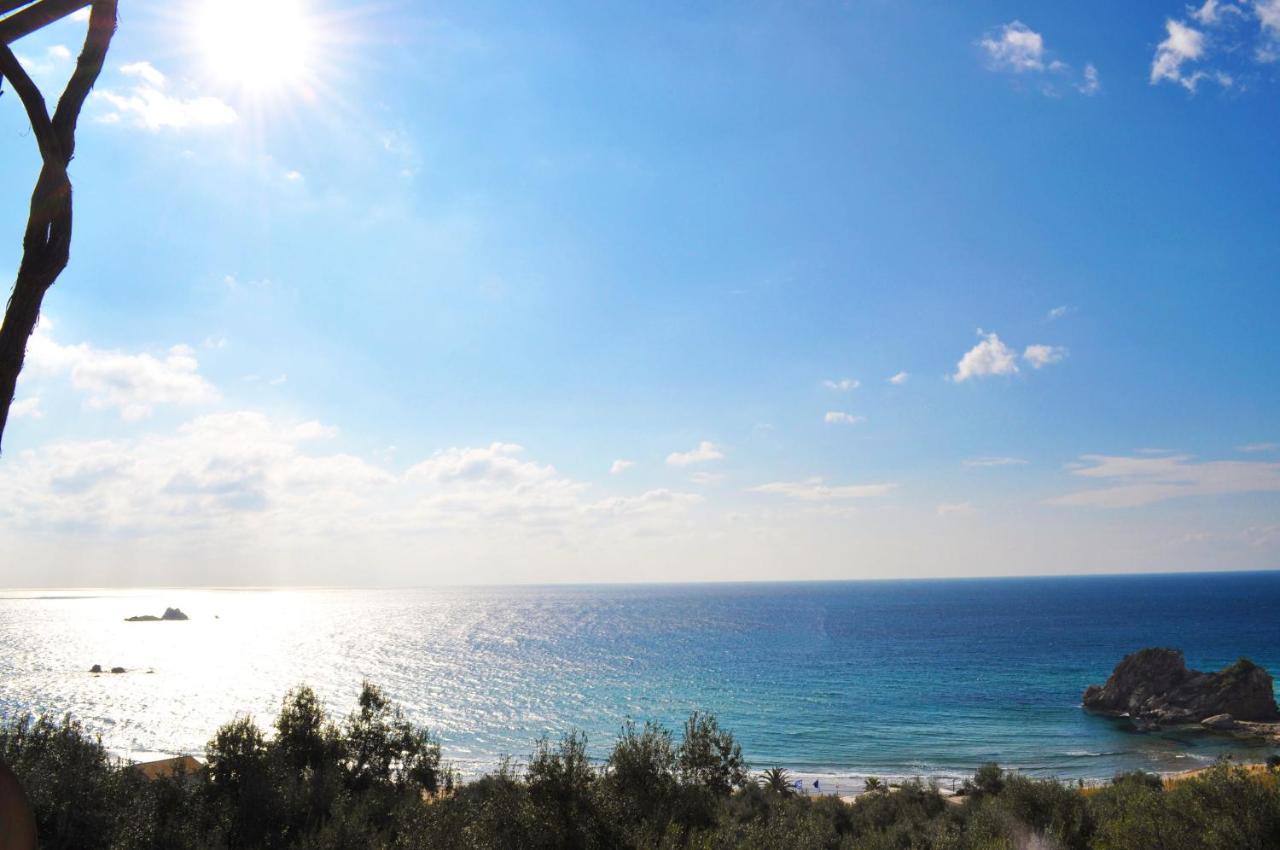 Luxury Loft Apartment With Pool - Pelekas Beach, Corfu Екстериор снимка